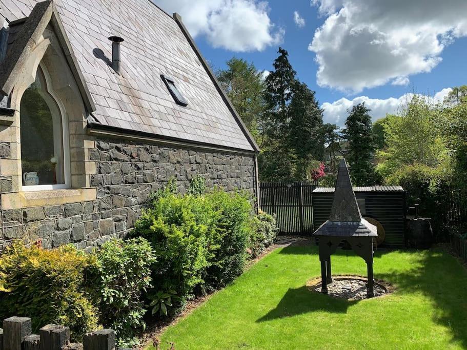 Old Schoolhouse, Galgorm Villa Exterior photo