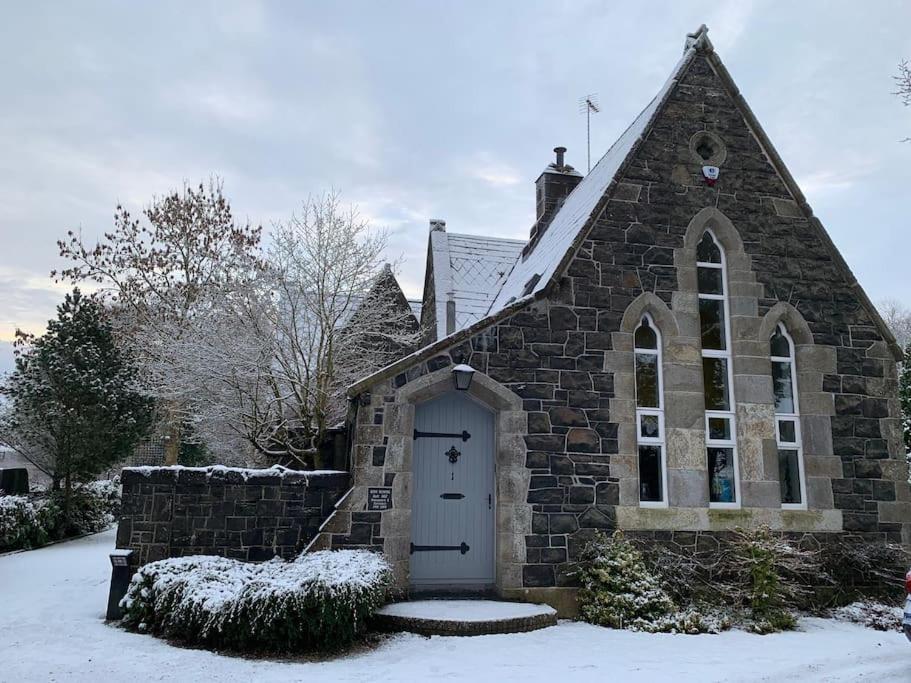 Old Schoolhouse, Galgorm Villa Exterior photo